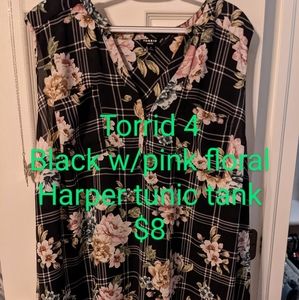 Torrid 4 Harper Black fFloral Tank